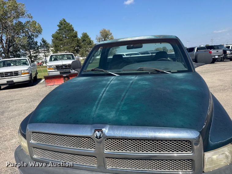 image for item EU6101 1999 Dodge Ram 1500 pickup truck