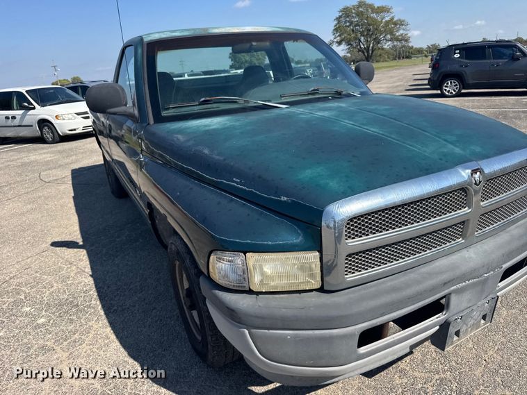 image for item EU6101 1999 Dodge Ram 1500 pickup truck