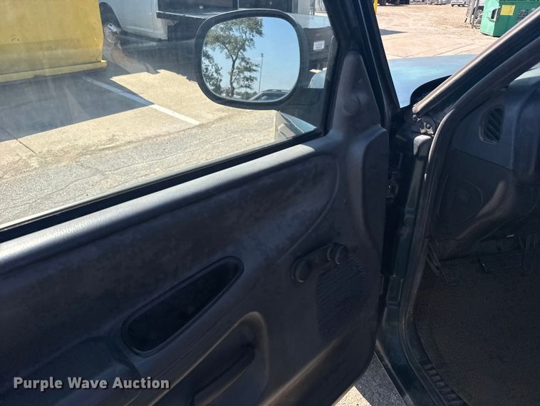 image for item EU6101 1999 Dodge Ram 1500 pickup truck