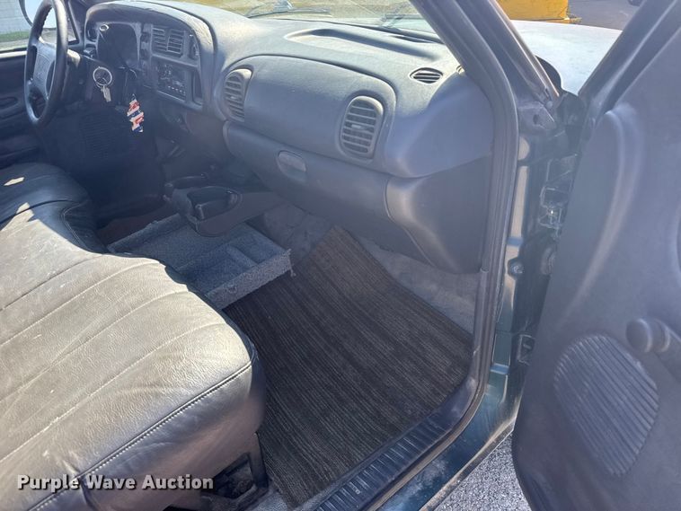 image for item EU6101 1999 Dodge Ram 1500 pickup truck