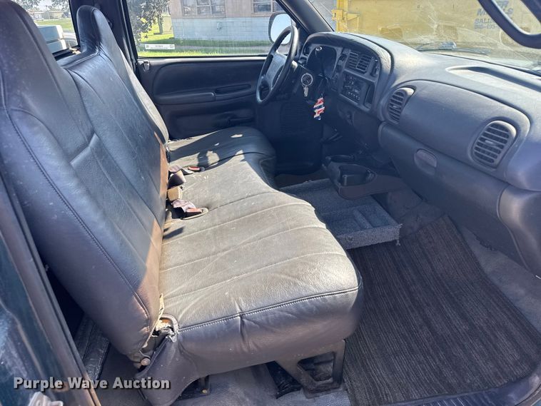 image for item EU6101 1999 Dodge Ram 1500 pickup truck