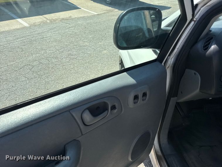 image for item EU6102 2006 Dodge Grand Caravan van