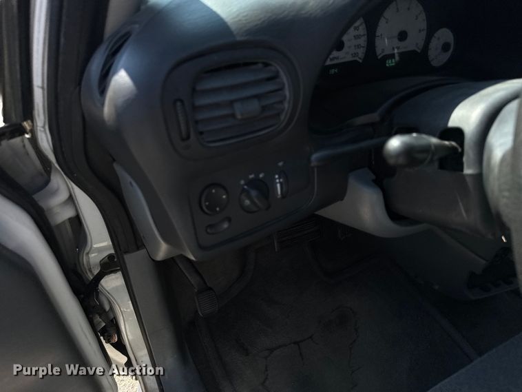 image for item EU6102 2006 Dodge Grand Caravan van