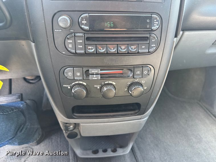 image for item EU6102 2006 Dodge Grand Caravan van