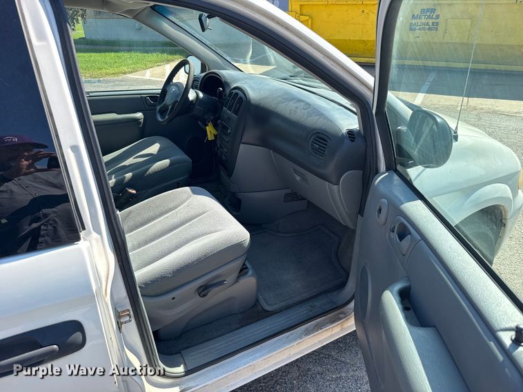 image for item EU6102 2006 Dodge Grand Caravan van