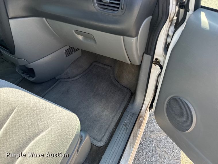 image for item EU6102 2006 Dodge Grand Caravan van