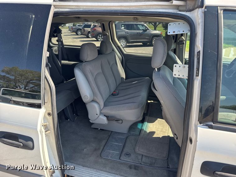 image for item EU6102 2006 Dodge Grand Caravan van