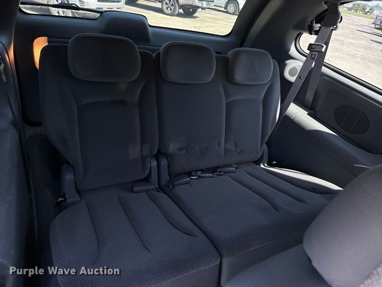 image for item EU6102 2006 Dodge Grand Caravan van