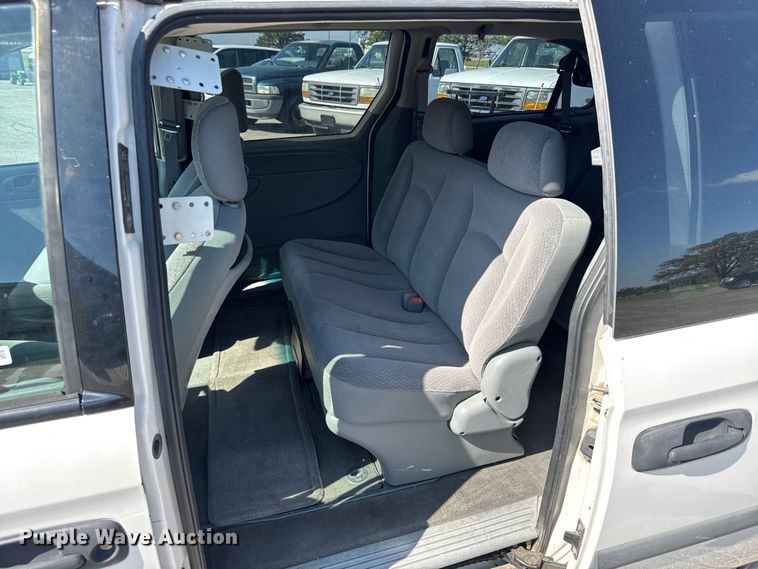 image for item EU6102 2006 Dodge Grand Caravan van