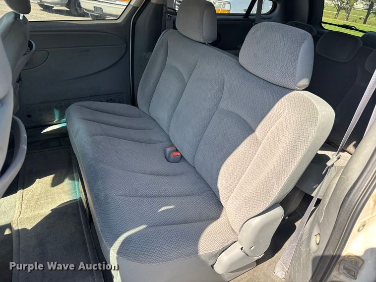 image for item EU6102 2006 Dodge Grand Caravan van