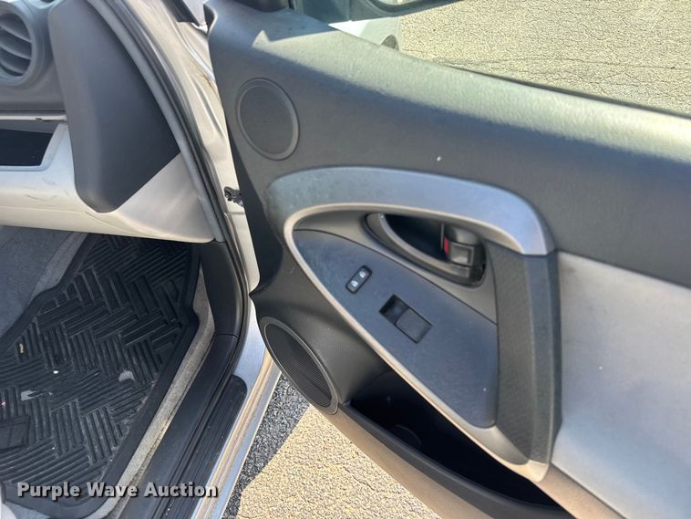 image for item EU6103 2012 Toyota RAV4 SUV