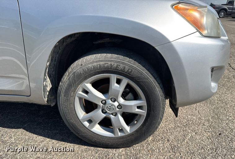 image for item EU6103 2012 Toyota RAV4 SUV