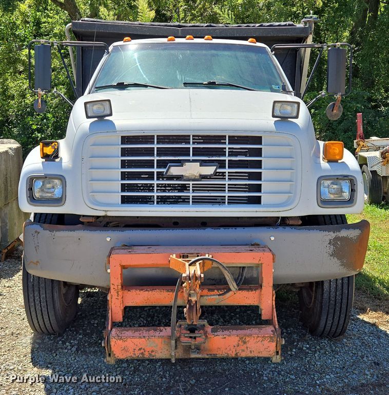 image for item EV1692 2000 Chevrolet C6500 dump truck