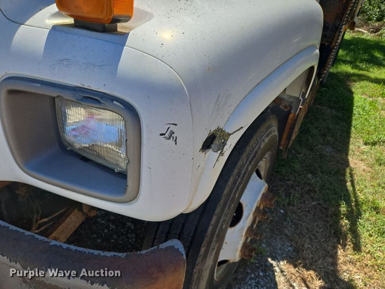 image for item EV1692 2000 Chevrolet C6500 dump truck