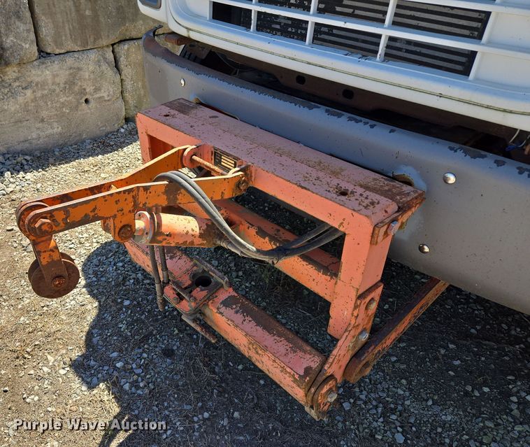 image for item EV1692 2000 Chevrolet C6500 dump truck