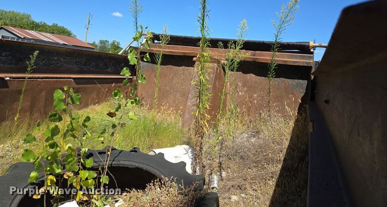 image for item EV1692 2000 Chevrolet C6500 dump truck