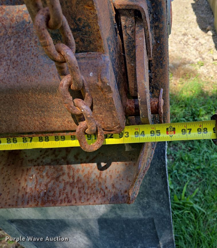 image for item EV1692 2000 Chevrolet C6500 dump truck