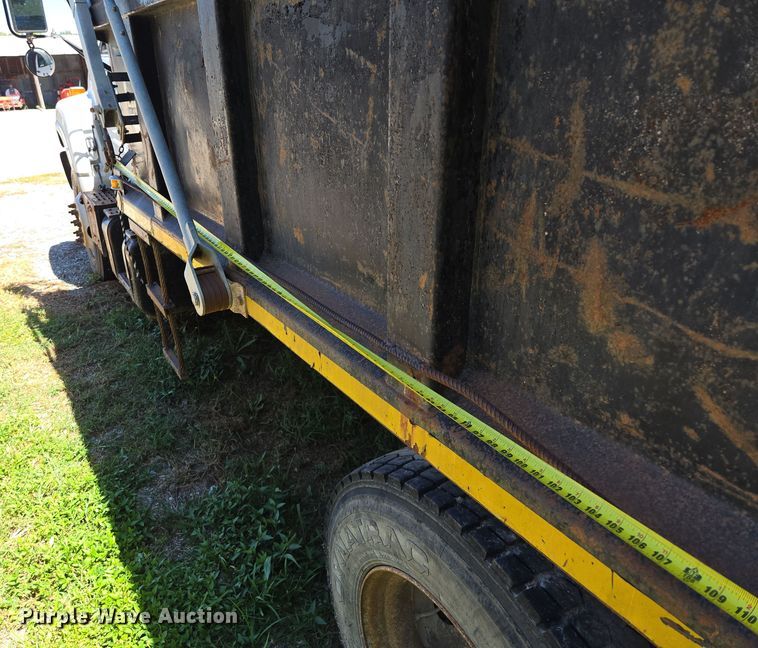 image for item EV1692 2000 Chevrolet C6500 dump truck