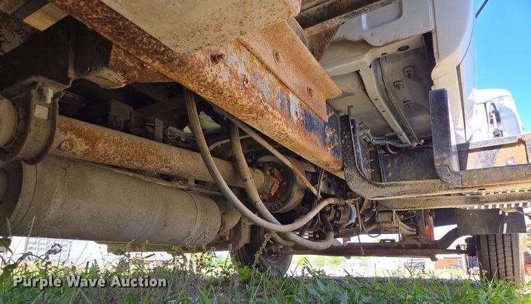 image for item EV1692 2000 Chevrolet C6500 dump truck