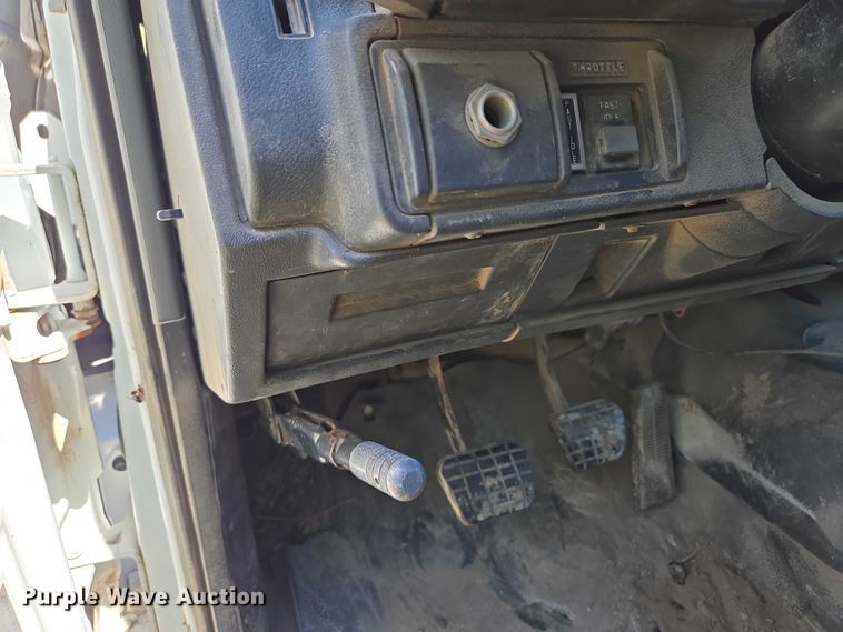 image for item EV1692 2000 Chevrolet C6500 dump truck