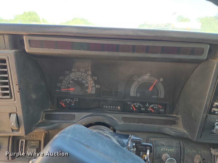 image for item EV1692 2000 Chevrolet C6500 dump truck