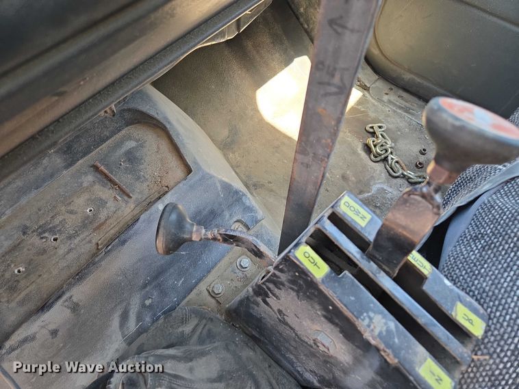 image for item EV1692 2000 Chevrolet C6500 dump truck