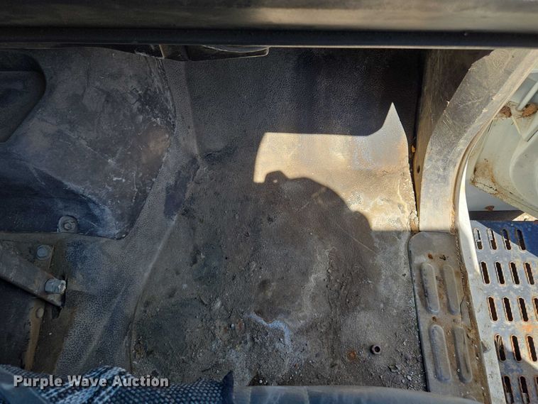 image for item EV1692 2000 Chevrolet C6500 dump truck