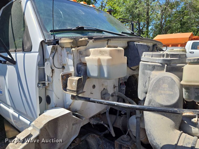 image for item EV1692 2000 Chevrolet C6500 dump truck