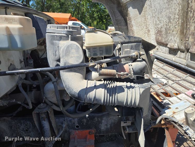 image for item EV1692 2000 Chevrolet C6500 dump truck