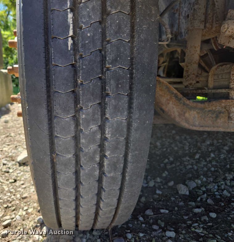 image for item EV1692 2000 Chevrolet C6500 dump truck