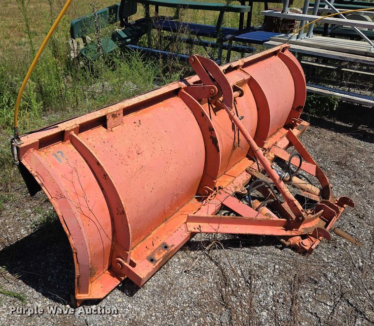 image for item EV1692 2000 Chevrolet C6500 dump truck