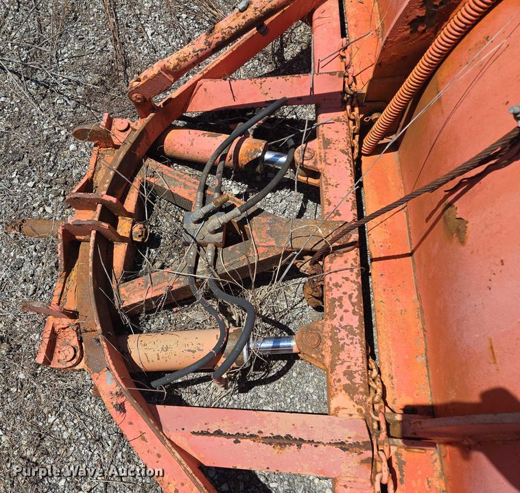 image for item EV1692 2000 Chevrolet C6500 dump truck