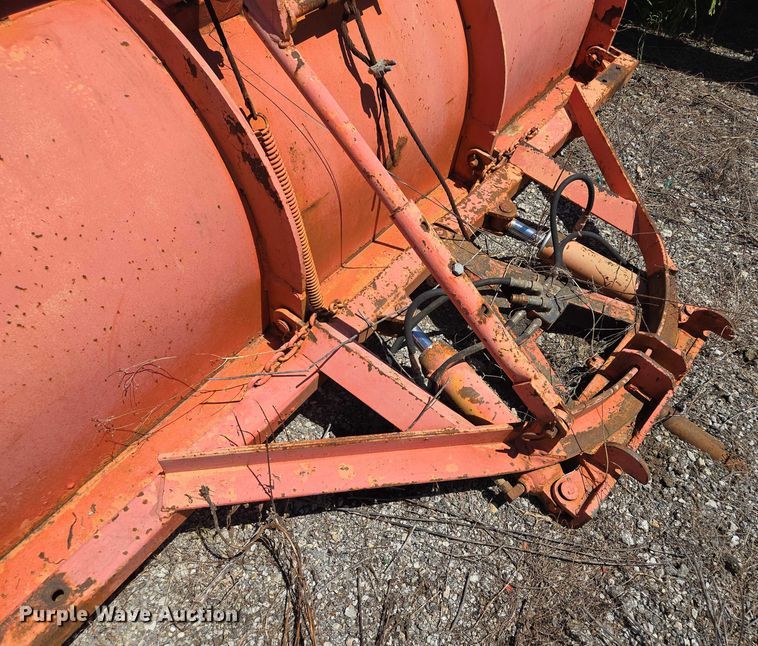 image for item EV1692 2000 Chevrolet C6500 dump truck