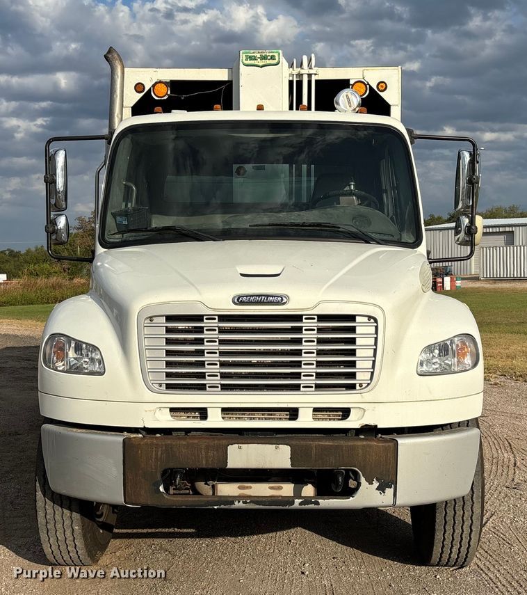 image for item EV3058 2007 Freightliner M2106 refuse truck