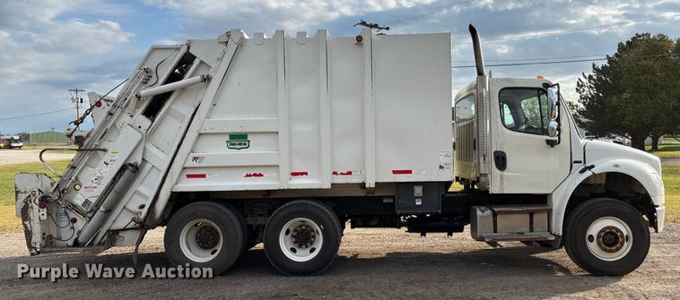 image for item EV3058 2007 Freightliner M2106 refuse truck