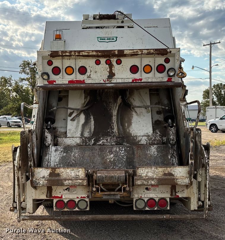 image for item EV3058 2007 Freightliner M2106 refuse truck