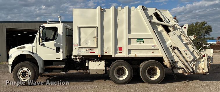 image for item EV3058 2007 Freightliner M2106 refuse truck