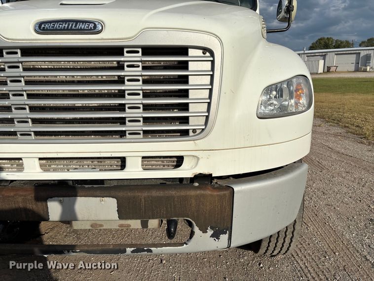 image for item EV3058 2007 Freightliner M2106 refuse truck