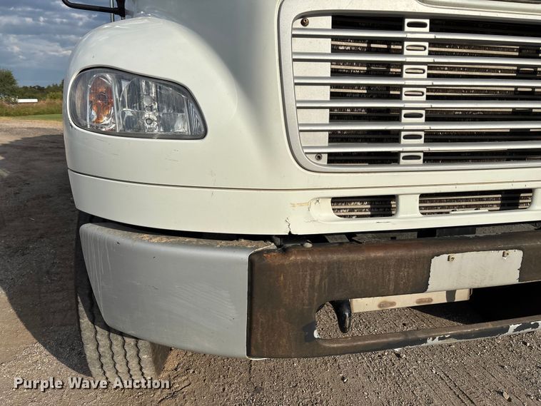 image for item EV3058 2007 Freightliner M2106 refuse truck