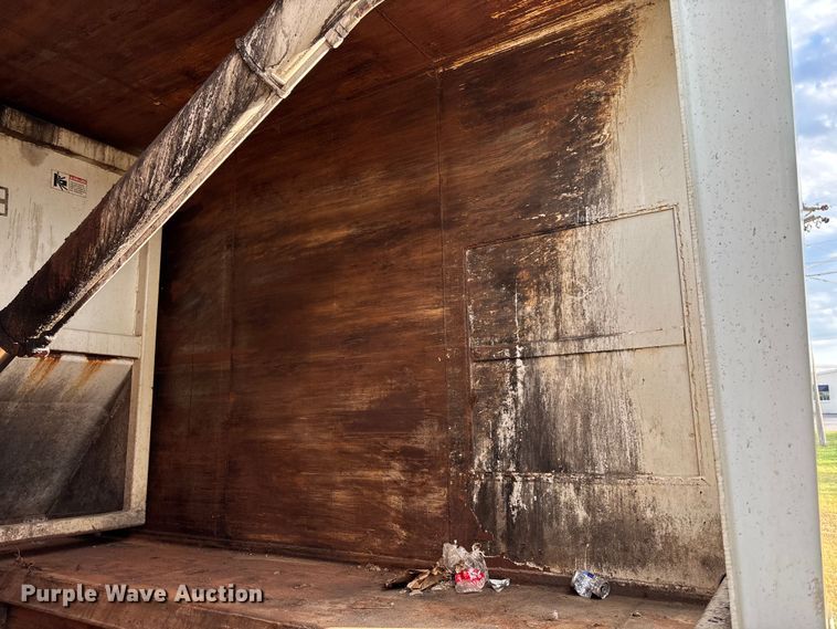 image for item EV3058 2007 Freightliner M2106 refuse truck