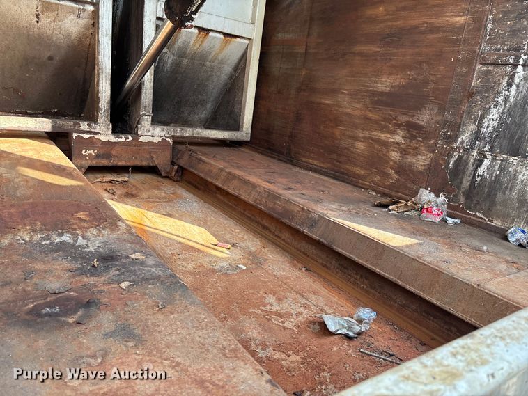 image for item EV3058 2007 Freightliner M2106 refuse truck