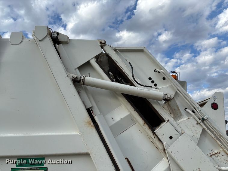 image for item EV3058 2007 Freightliner M2106 refuse truck