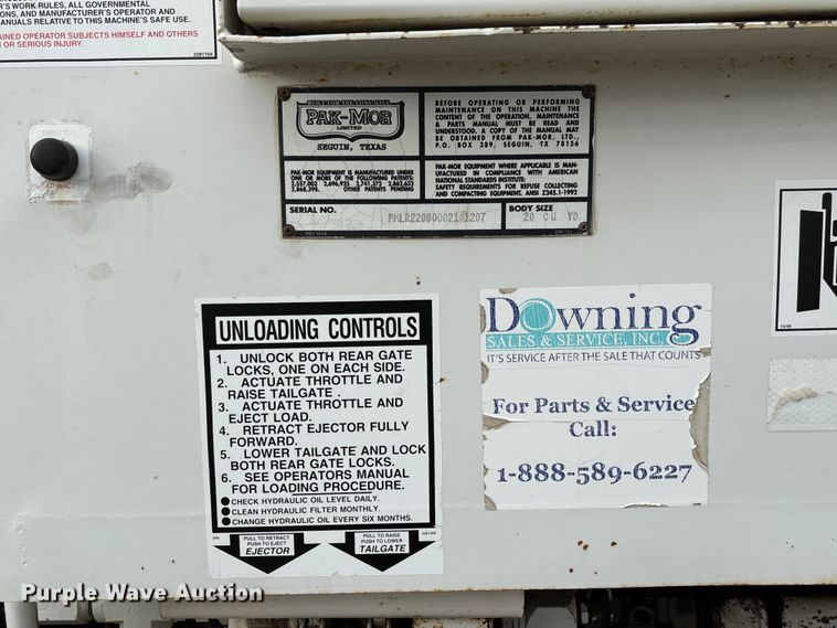 image for item EV3058 2007 Freightliner M2106 refuse truck