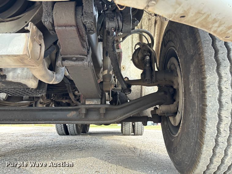 image for item EV3058 2007 Freightliner M2106 refuse truck