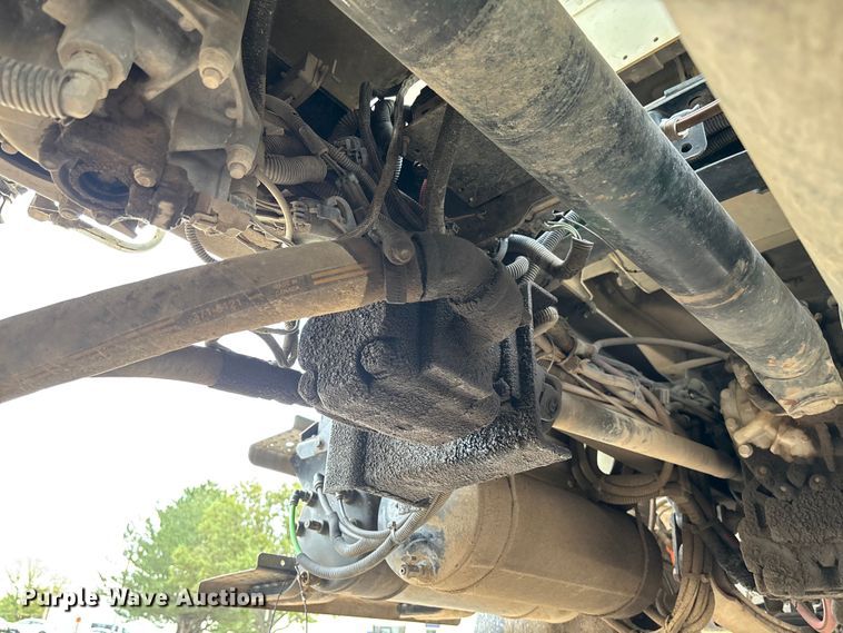 image for item EV3058 2007 Freightliner M2106 refuse truck