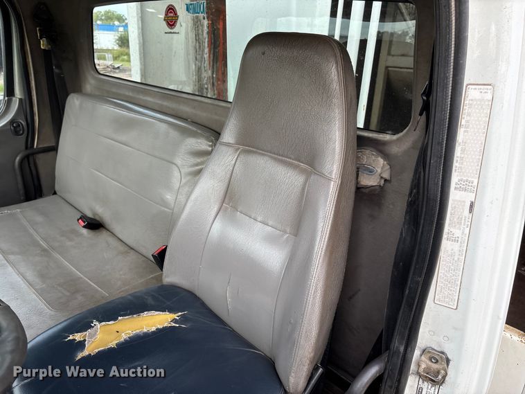 image for item EV3058 2007 Freightliner M2106 refuse truck