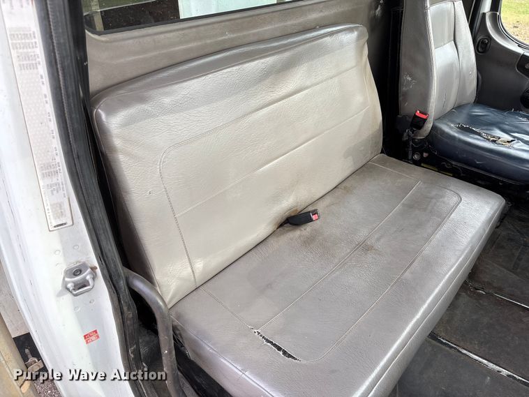 image for item EV3058 2007 Freightliner M2106 refuse truck