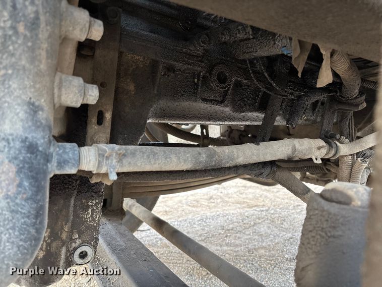 image for item EV3058 2007 Freightliner M2106 refuse truck