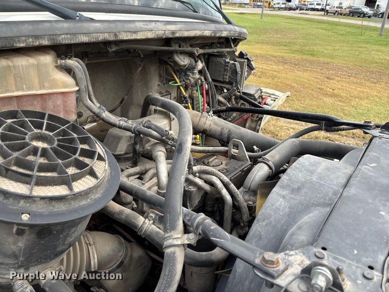 image for item EV3058 2007 Freightliner M2106 refuse truck