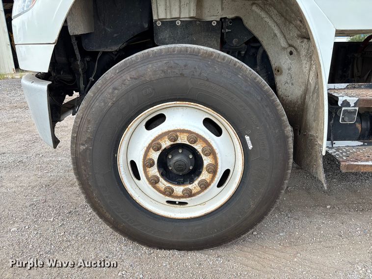 image for item EV3058 2007 Freightliner M2106 refuse truck